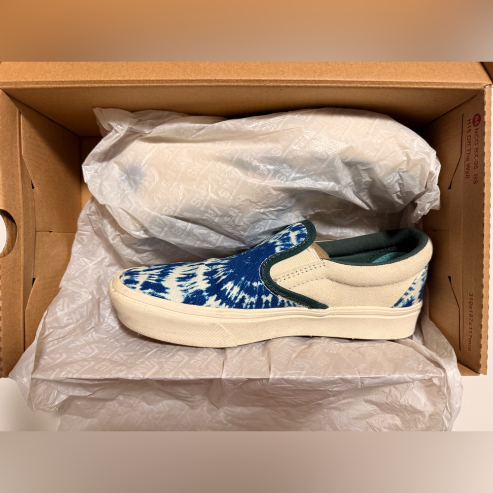 LIKE NEW-Vans Blue and White Tie-Dye Sneakers - Picture 8 of 10